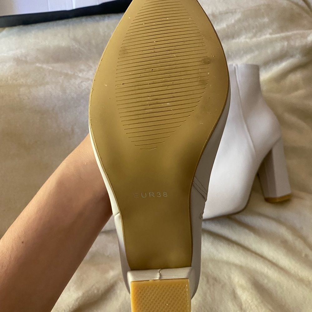 White Booties Never Worn! Size 7.5! Pointed Toe! - image 5